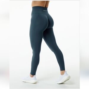 Alphalete Amplify Whale Blue